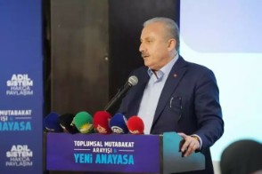 HÜDA PAR'dan anayasa çalıştayı! Eski TBMM Başkanı'ndan dikkat çeken sözler